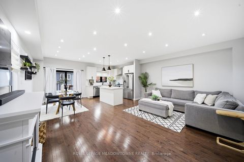 Photo 12 at 1111 Stantin Street, Lefroy, Innisfil