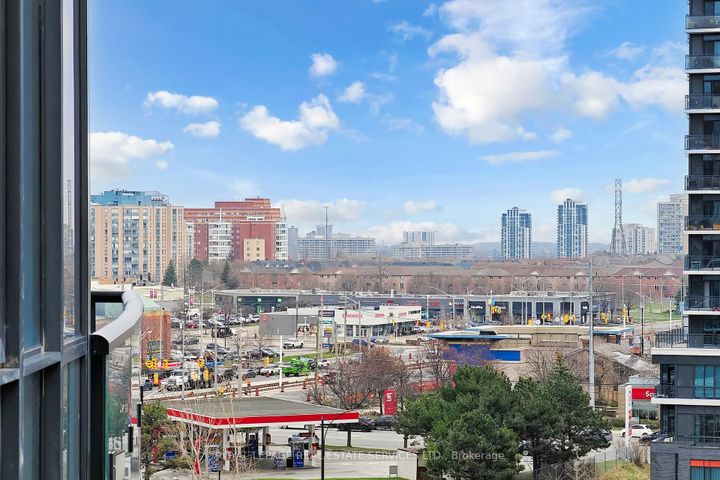 Photo 33 at 615 - 35 Watergarden Dr. Drive, Hurontario, Mississauga