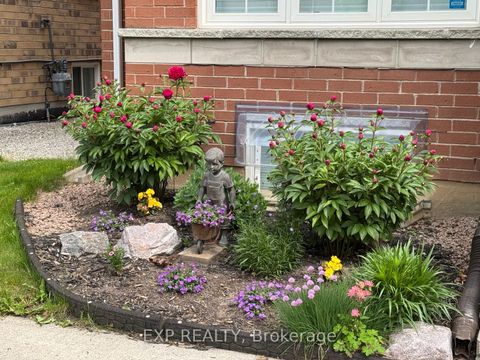 Photo 43 at 86 Bassett Avenue, Langstaff, Richmond Hill