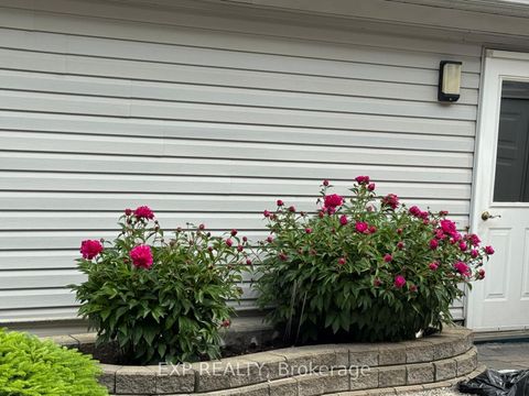 Photo 44 at 86 Bassett Avenue, Langstaff, Richmond Hill