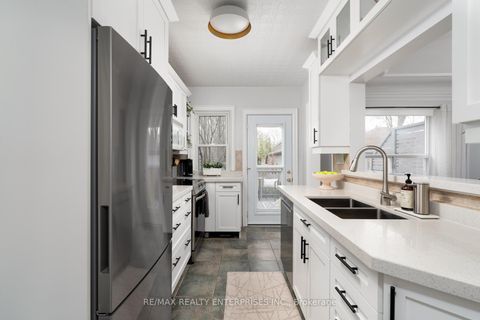 Photo 18 at 14 Third Street, New Toronto, Toronto