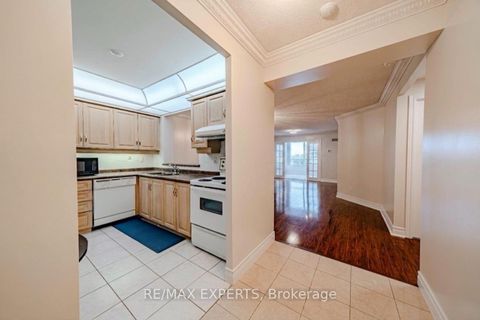 Photo 6 at 527 - 138 Bonis Avenue, Sullivan, Toronto