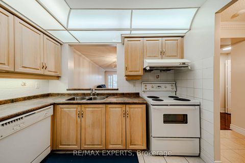 Photo 8 at 527 - 138 Bonis Avenue, Sullivan, Toronto