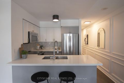 Photo 1 at 322 - 231 Fort York Boulevard, Niagara, Toronto