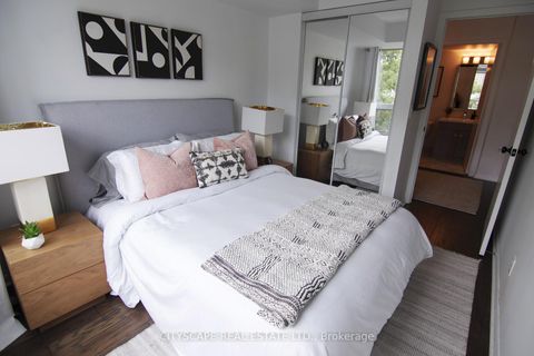 Photo 6 at 322 - 231 Fort York Boulevard, Niagara, Toronto