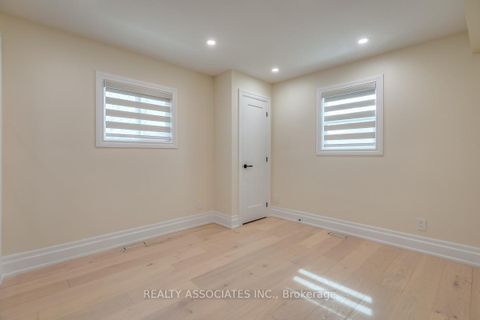 Photo 17 at 348 Miami Drive, Keswick South, Georgina