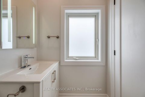 Photo 21 at 348 Miami Drive, Keswick South, Georgina