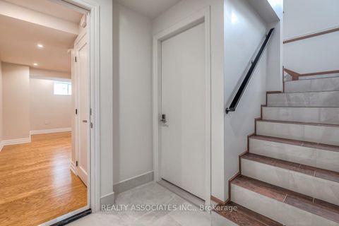 Photo 23 at 348 Miami Drive, Keswick South, Georgina