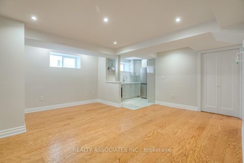 Photo 24 at 348 Miami Drive, Keswick South, Georgina