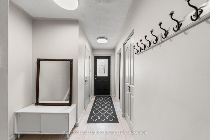 Photo 1 at 619 Timber Lane, Appleby, Burlington