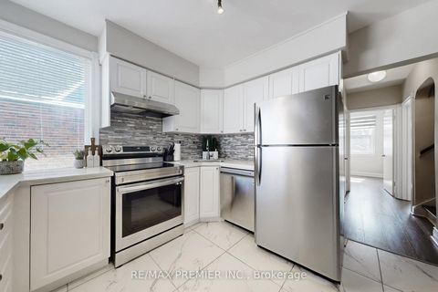 Photo 8 at 47 Amsterdam Avenue, Parkview, Toronto