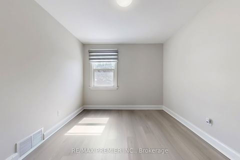 Photo 12 at 47 Amsterdam Avenue, Parkview, Toronto