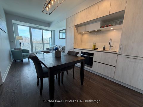 Photo 4 at 407 - 6 David Eyer Road E, Rural Richmond Hill, Richmond Hill