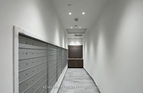 Photo 21 at 407 - 6 David Eyer Road E, Rural Richmond Hill, Richmond Hill