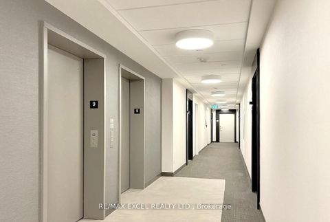 Photo 22 at 407 - 6 David Eyer Road E, Rural Richmond Hill, Richmond Hill