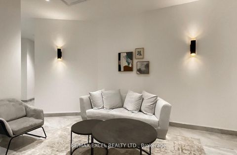 Photo 23 at 407 - 6 David Eyer Road E, Rural Richmond Hill, Richmond Hill