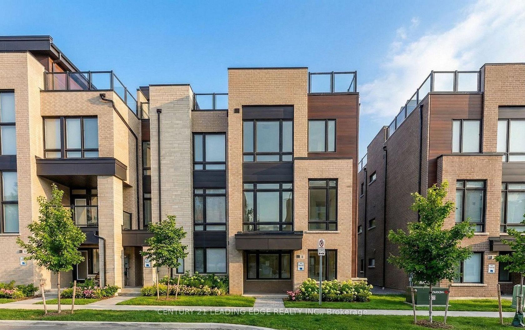 15 Ingersoll Lane, Jefferson, Richmond Hill photo number 2