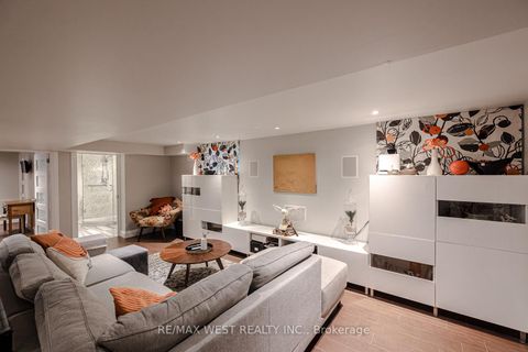 Photo 20 at 17 Saybrook Avenue, Queensway, Toronto