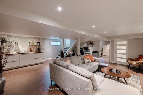 Photo 22 at 17 Saybrook Avenue, Queensway, Toronto