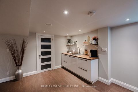 Photo 26 at 17 Saybrook Avenue, Queensway, Toronto