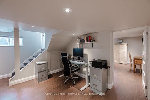 Photo 27 at 17 Saybrook Avenue, Queensway, Toronto