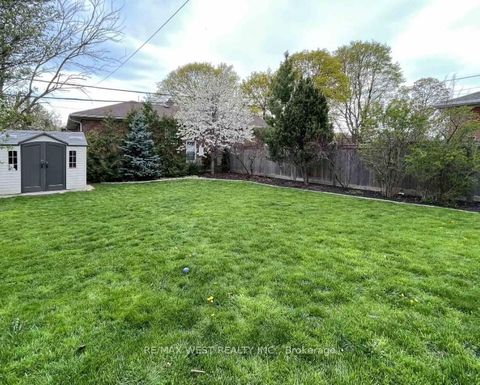 Photo 34 at 17 Saybrook Avenue, Queensway, Toronto