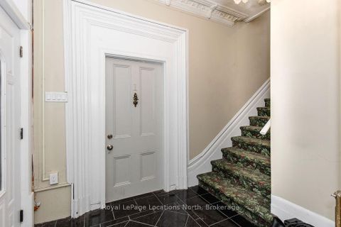 Photo 4 at 3 Peel Street, Wellington, Barrie