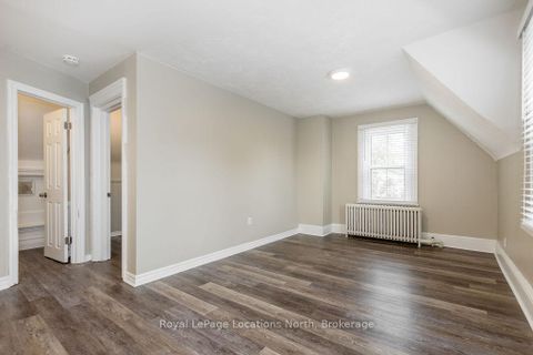 Photo 13 at 3 Peel Street, Wellington, Barrie