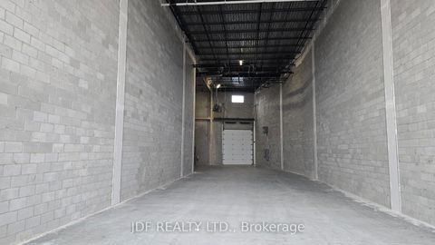 Photo 7 at 6 - 435 Cityview Boulevard, Vellore Village, Vaughan