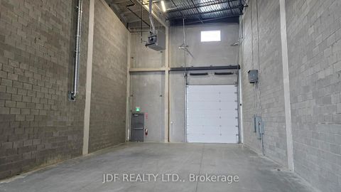 Photo 10 at 6 - 435 Cityview Boulevard, Vellore Village, Vaughan