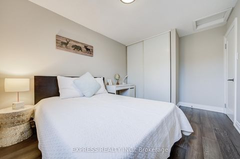 Photo 31 at 61 Trothen Circle, Markham Village, Markham