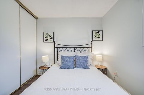 Photo 33 at 61 Trothen Circle, Markham Village, Markham