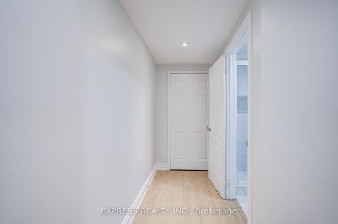 Photo 34 at 61 Trothen Circle, Markham Village, Markham