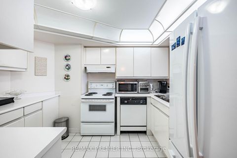 Photo 22 at 1412 - 7300 Yonge Street, Yorkhill, Vaughan