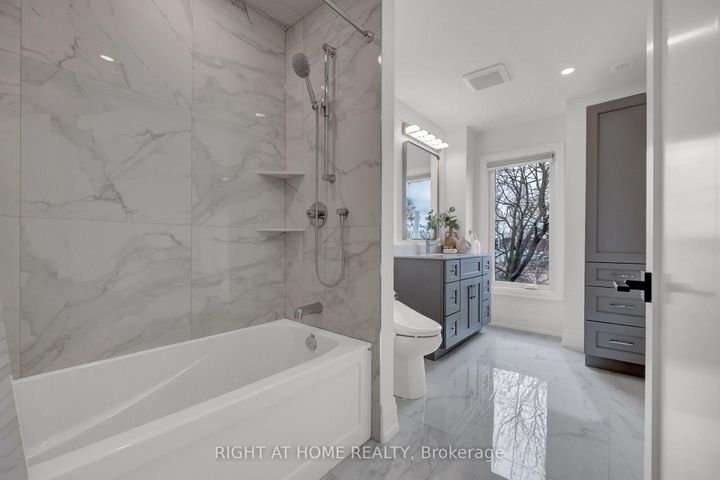 Photo 33 at 819 Fairview Avenue, Bay Ridges, Pickering