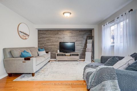 Photo 7 at 274 Flagstone Way, Woodland Hill, Newmarket