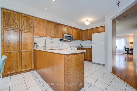 Photo 12 at 274 Flagstone Way, Woodland Hill, Newmarket