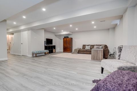 Photo 31 at 274 Flagstone Way, Woodland Hill, Newmarket