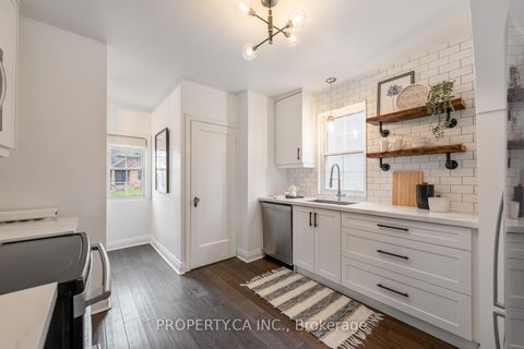 Photo 13 at 29 Oakfield Drive, Queensway, Toronto