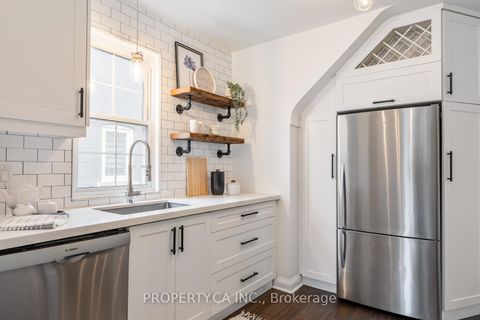 Photo 17 at 29 Oakfield Drive, Queensway, Toronto