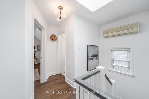 Photo 25 at 29 Oakfield Drive, Queensway, Toronto