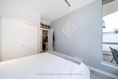 Photo 13 at 302 - 111 Worsley Street, City Centre, Barrie