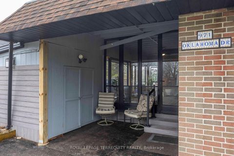 Photo 3 at 971 Oklahoma Drive, West Shore, Pickering