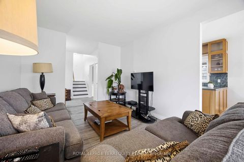 Photo 11 at 971 Oklahoma Drive, West Shore, Pickering