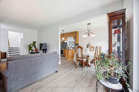 Photo 12 at 971 Oklahoma Drive, West Shore, Pickering