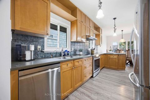 Photo 16 at 971 Oklahoma Drive, West Shore, Pickering