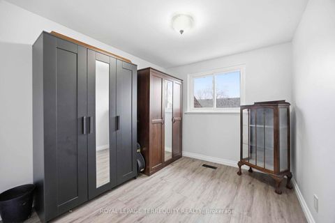 Photo 18 at 971 Oklahoma Drive, West Shore, Pickering