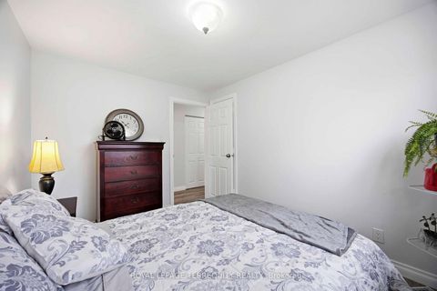 Photo 23 at 971 Oklahoma Drive, West Shore, Pickering