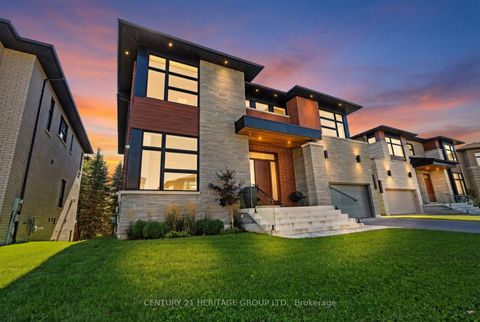 Photo 1 at 30 Limerick Street, Oak Ridges Lake Wilcox, Richmond Hill