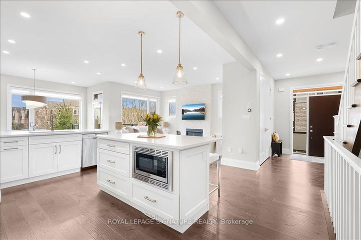 Photo 4 at 19 - 3042 Creekshore Common, GO Glenorchy, Oakville